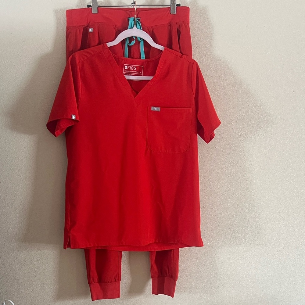 Figs Medium Set Fionlite Red Zamora Jogger Catarina Top